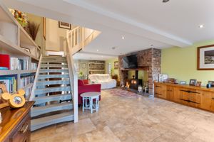 Lounge/Diner- click for photo gallery